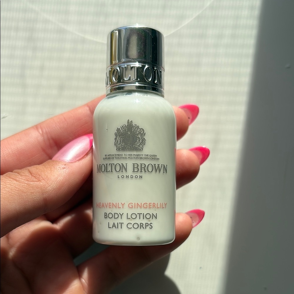 Molton Brown Heavenly Gingerlily Body Lotion - White and Silver
